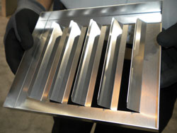 钣金加工企业如何通过引进自动化折弯成型设备降低生产成本,提高产品质量?-中山哈尔滨敬轩运动鞋类有限公司-哈尔滨敬轩运动鞋类有限公司 钣金加工企业如何通过引进自动化折弯成型设备降低生产成本,提高产品质量?-中山哈尔滨敬轩运动鞋类有限公司-哈尔滨敬轩运动鞋类有限公司