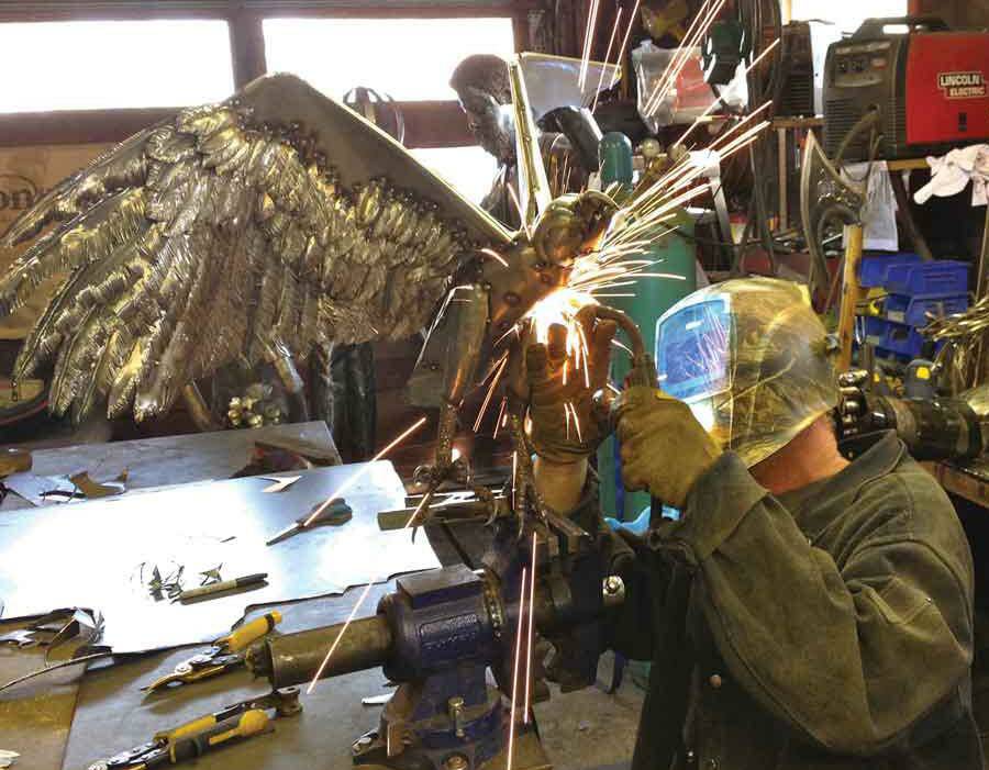 全球钣金新闻-金属制造狂:焊工制作动物的金属钣金-哈尔滨敬轩运动鞋类有限公司 全球钣金新闻-金属制造狂:焊工制作动物的金属钣金-哈尔滨敬轩运动鞋类有限公司