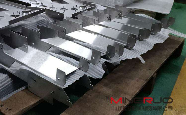 原来不锈钢也会生锈?美观的不锈钢制品又是如何生产出来的呢?