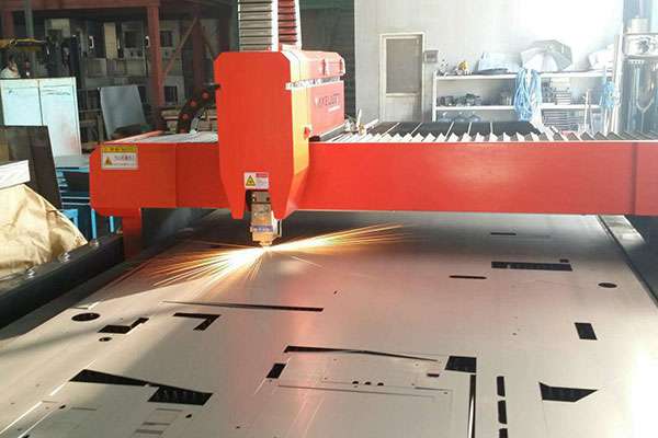 使用激光切割机精密度明显提升-哈尔滨敬轩运动鞋类有限公司 使用激光切割机精密度明显提升-哈尔滨敬轩运动鞋类有限公司